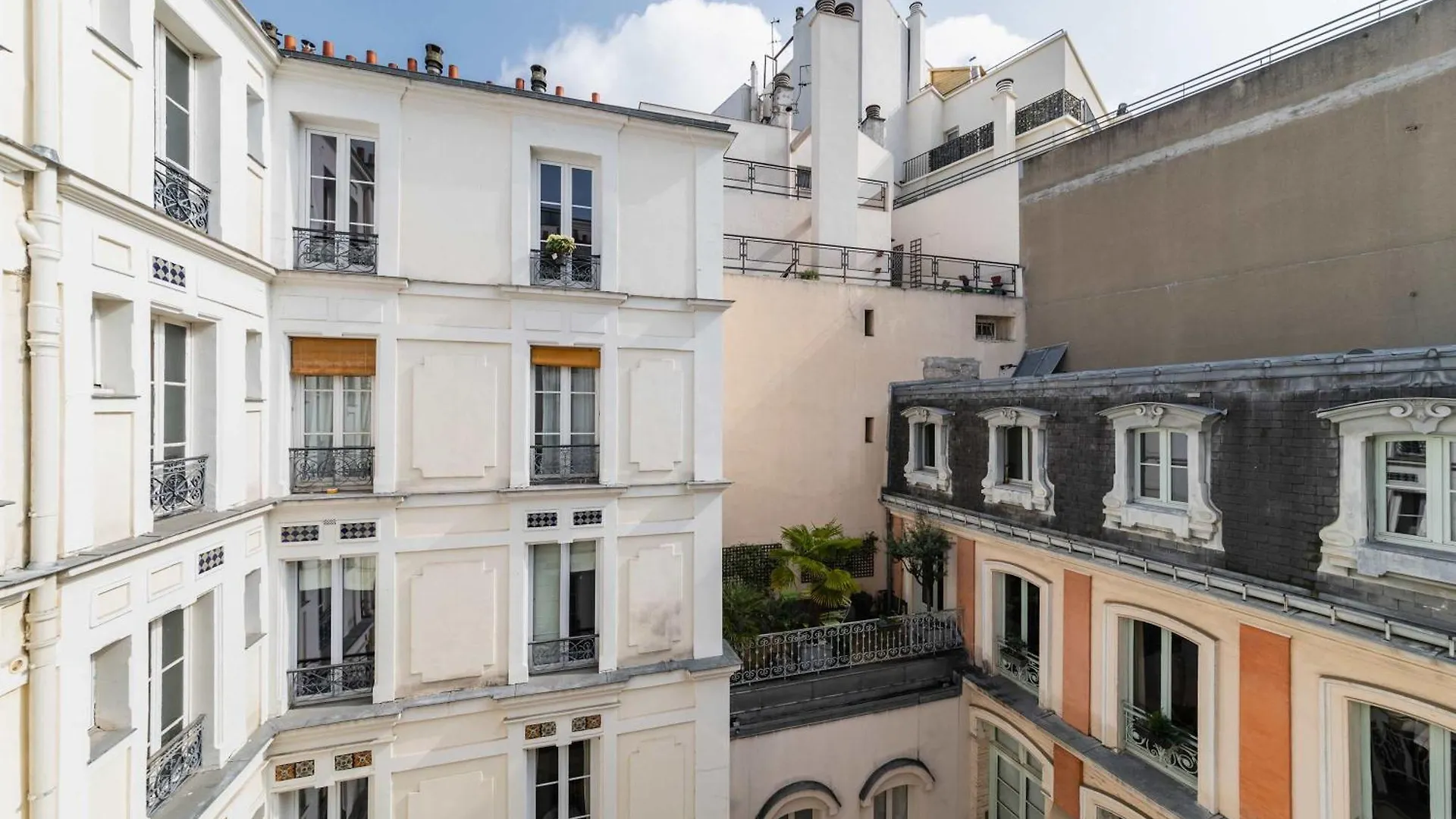 Appartement Coeur Paris 16 Victor Hugo - 4P France